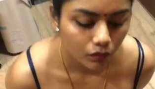 Sexy Indian Sweet Bhabhi Taking Perfect blowjob