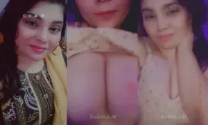 Sexy Girl Showing Big Boobs xxx