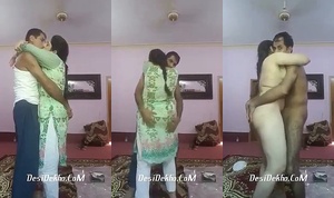 Desi pati patni ne Chuchiyan Choosi Aur Chod Diya Indian Desi
